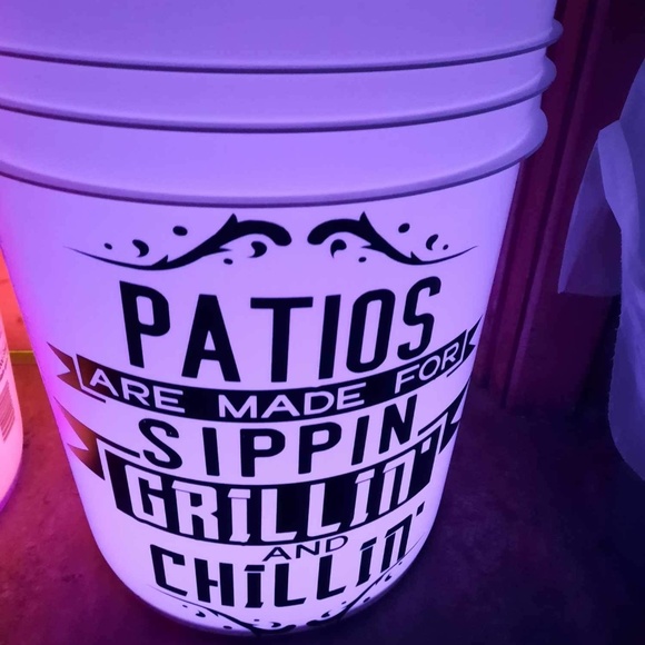 “ patios are made for sippin , grillin and chilling “ light up buckets - Picture 1 of 1